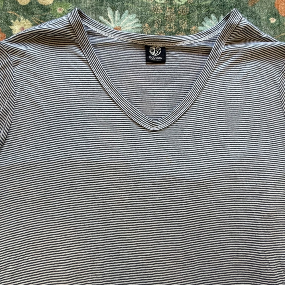 Bobeau Striped Floral Back Split Hem V-Neck Top Black White 1X Made in USA